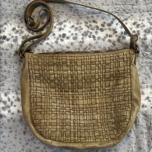 Vilenca Woven Tan Shoulder/Crossbody Bag